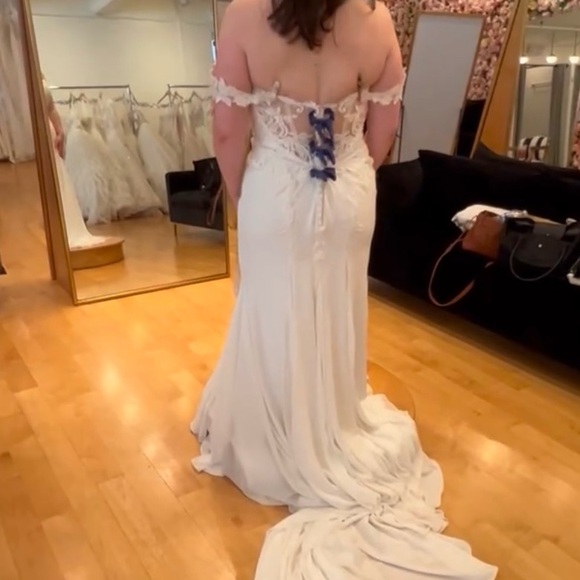 Sottero and Midgley Giovannetta Wedding Dress - Picture 7 of 7